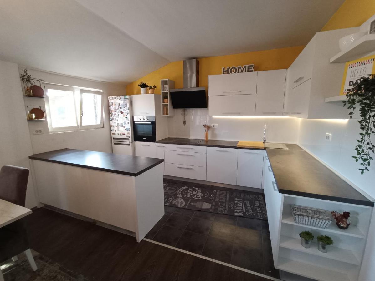 Apartman Brigita Apartment Biograd Na Moru Ngoại thất bức ảnh